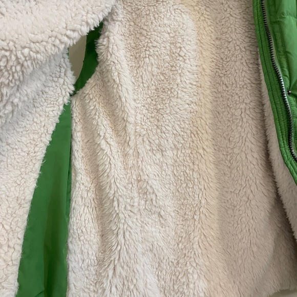 Green Tea puffer vest with removable faux fur hood. - Picture 9 of 10